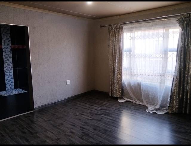 3 BEDROOM HOUSE FOR SALE IN SEBOKENG ZONE 17